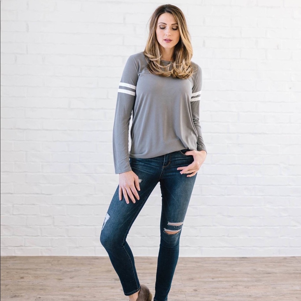 The Janie Stripes T in grey.